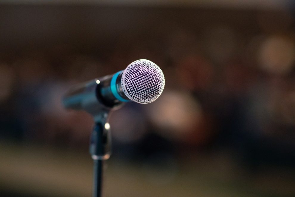 microphone for public speaking toastmasters